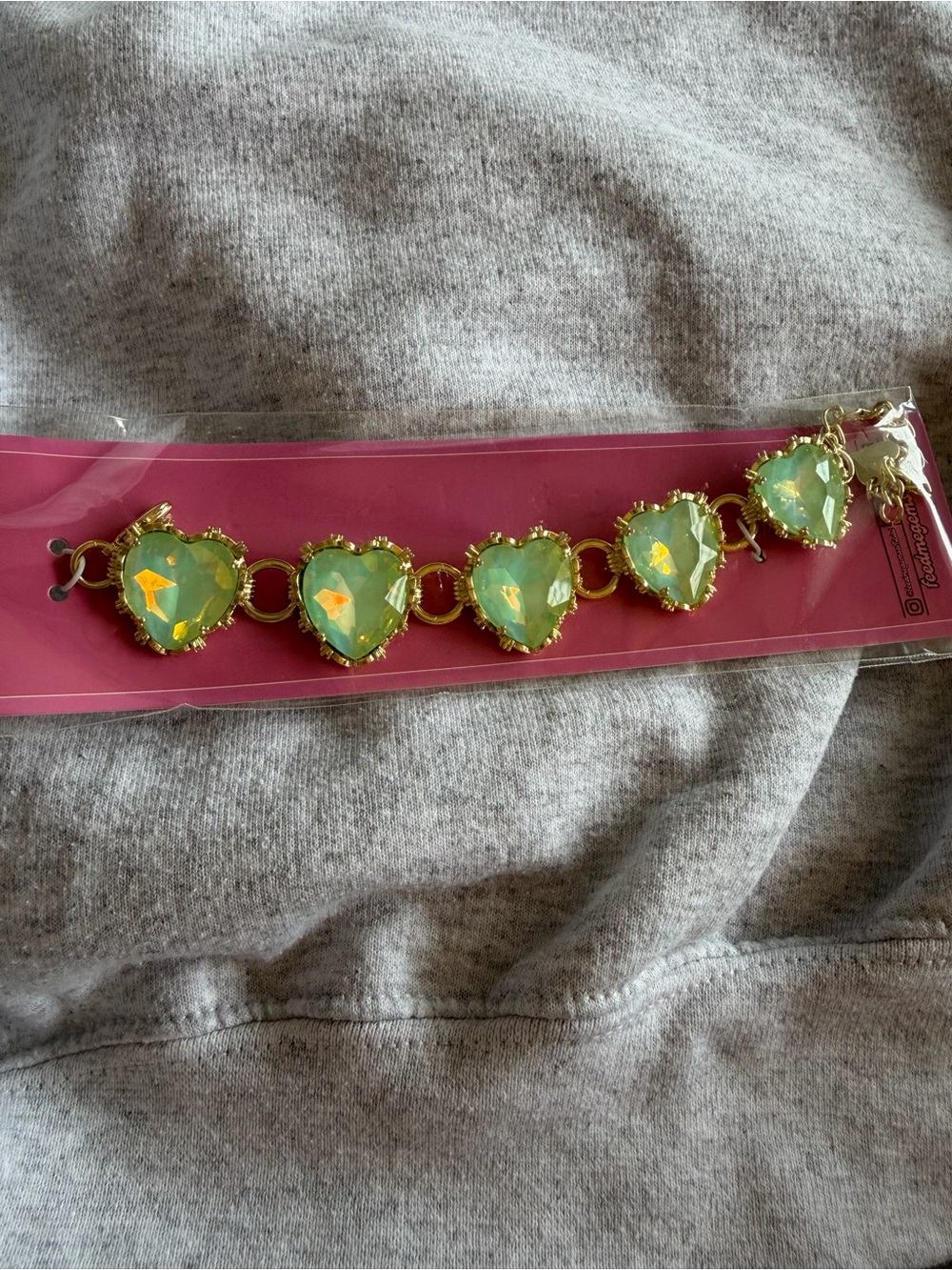 Feed me gems pistachio Heart Bracelet